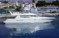 motor_boat_croatia_01